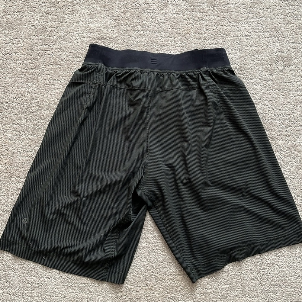 men’s lululemon athletic shorts